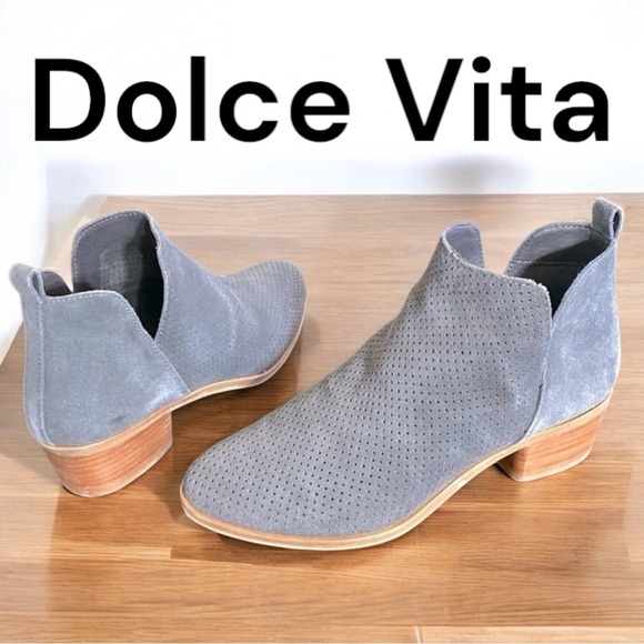 DOLCE VITA 'Kaidie' Gray Suede
pull-on Ankle Boots size 9. Like new!!! 2” heel. - Picture 1 of 12